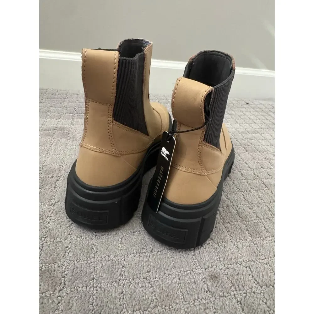 NWT Women’s Sorel Cariboux Waterproof Platform Chelsea Boot in Tan/Black SZ 7.5